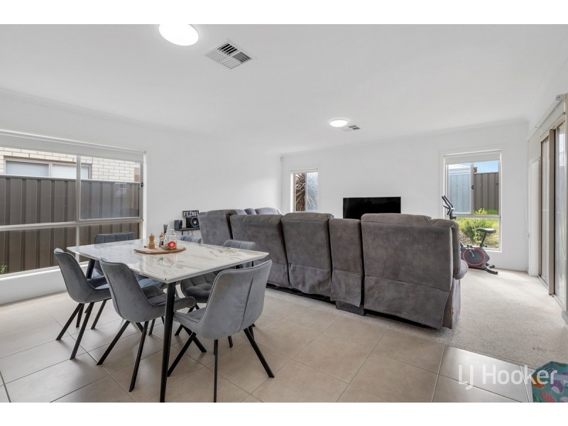 214 President Avenue, Andrews Farm SA 5114