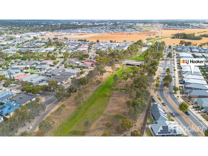 214 President Avenue, Andrews Farm SA 5114