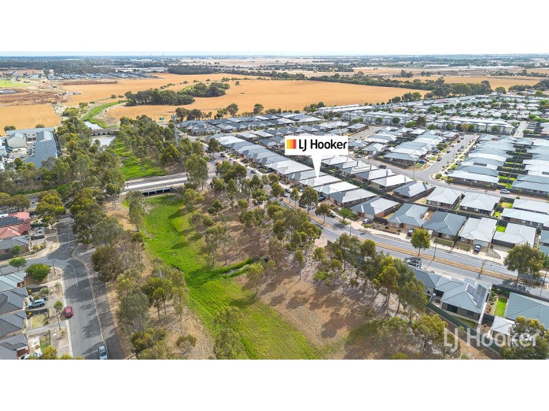 214 President Avenue, Andrews Farm SA 5114