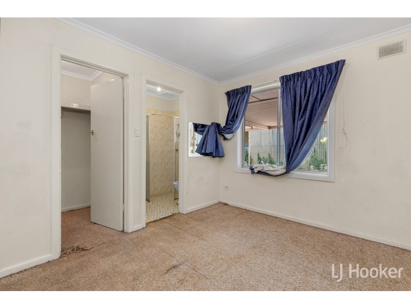 37 St Leonard Crescent, Elizabeth Downs SA 5113