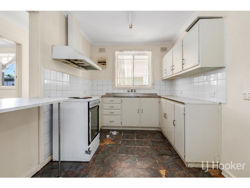 37 St Leonard Crescent, Elizabeth Downs SA 5113