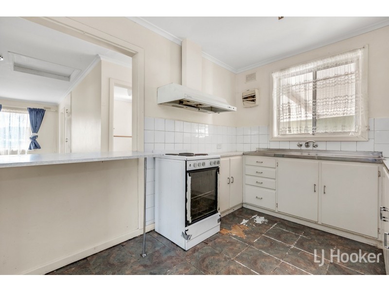 37 St Leonard Crescent, Elizabeth Downs SA 5113