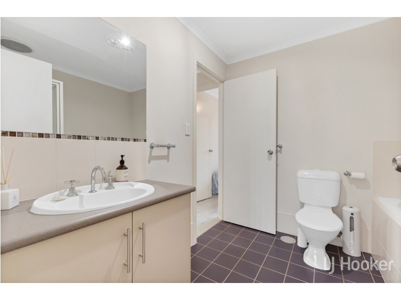 38 Hamra Drive, Smithfield SA 5114