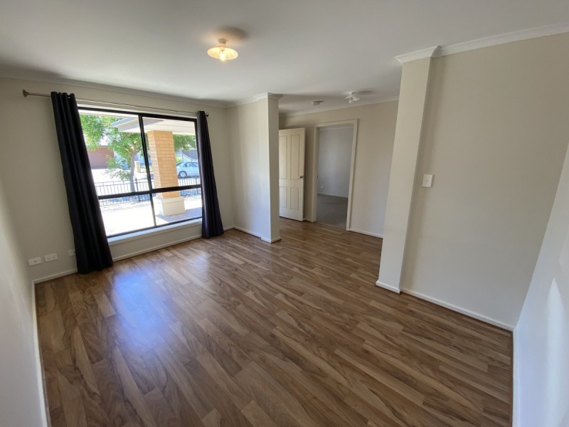 8 Huron Street, Andrews Farm SA 5114