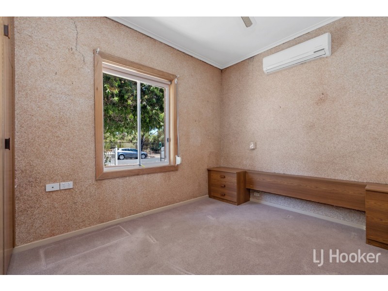 31 Smitham Street, Elizabeth Grove SA 5112