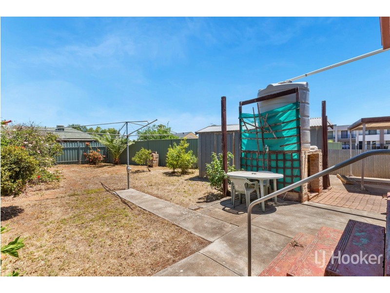 4 Bartlett Street, Elizabeth Downs SA 5113