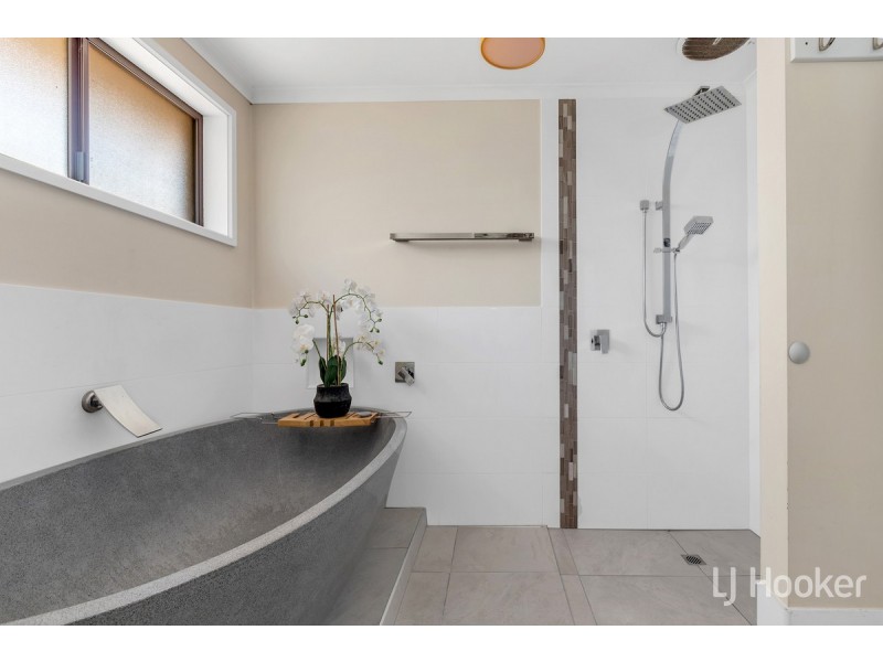 8 Kareda Court, Hillbank SA 5112