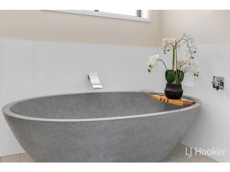 8 Kareda Court, Hillbank SA 5112