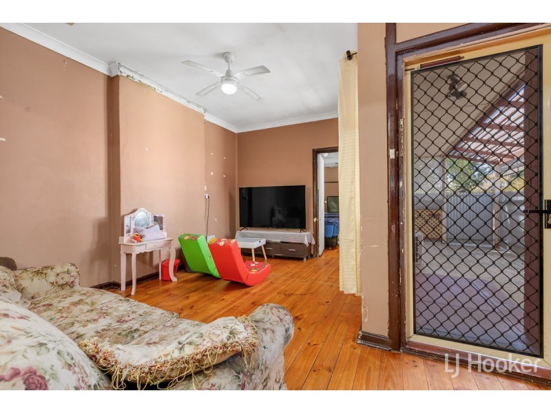 29 Knighton Road, Elizabeth North SA 5113