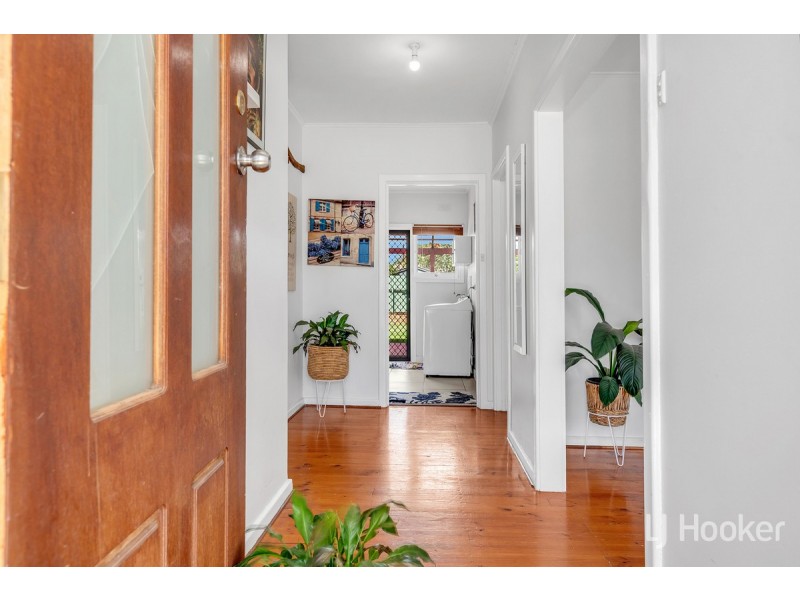 8 Bowood Street, Elizabeth Park SA 5113