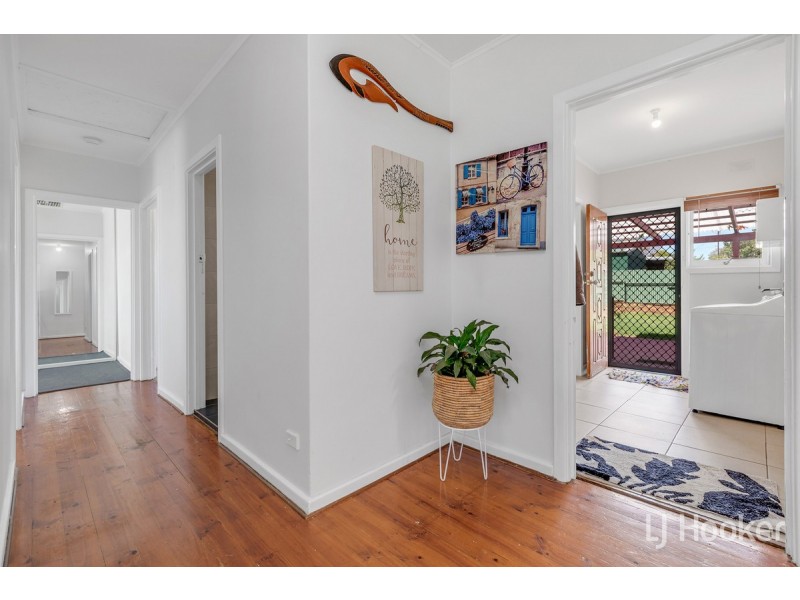 8 Bowood Street, Elizabeth Park SA 5113