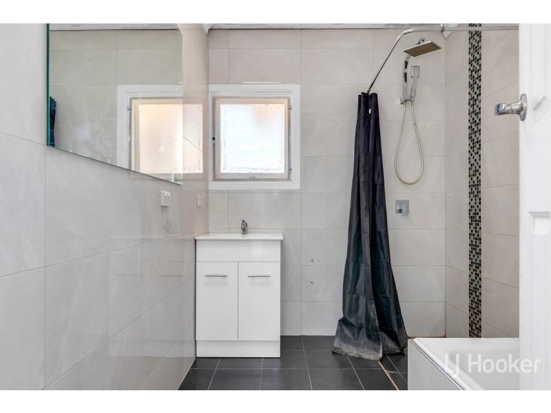 8 Bowood Street, Elizabeth Park SA 5113