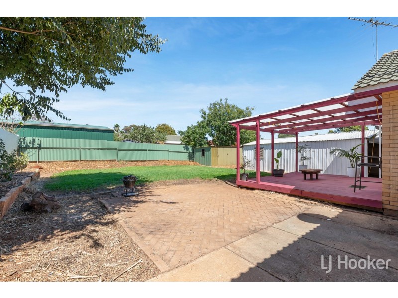 8 Bowood Street, Elizabeth Park SA 5113