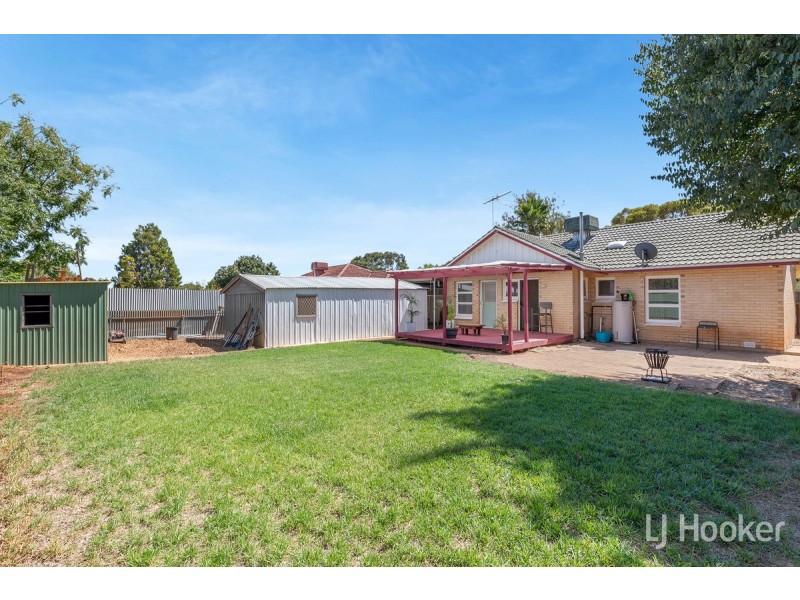 8 Bowood Street, Elizabeth Park SA 5113