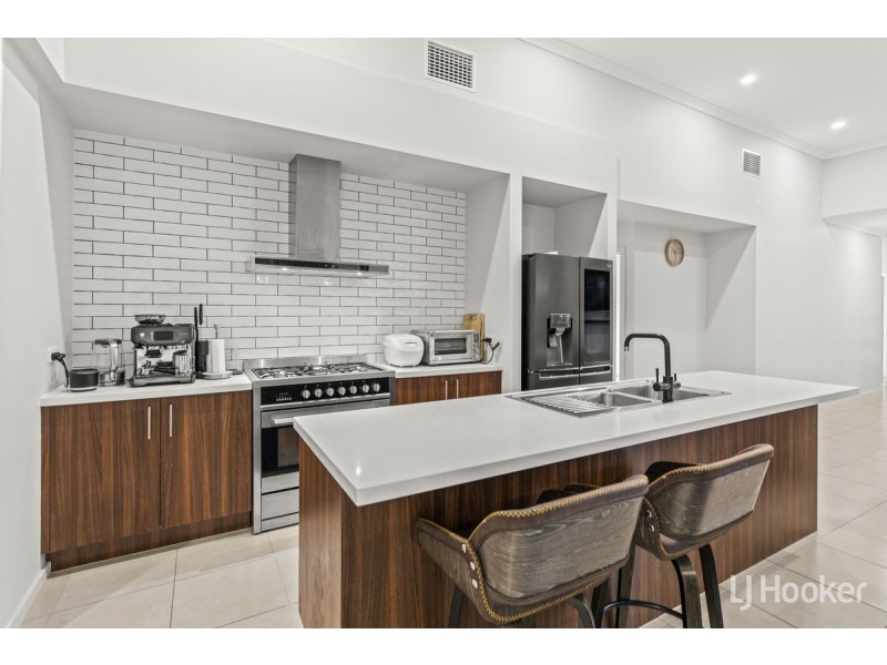 8 Lawder Road, Blakeview SA 5114