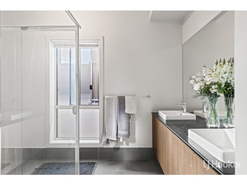 8 Lawder Road, Blakeview SA 5114