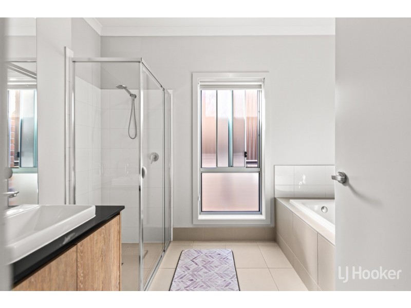 8 Lawder Road, Blakeview SA 5114