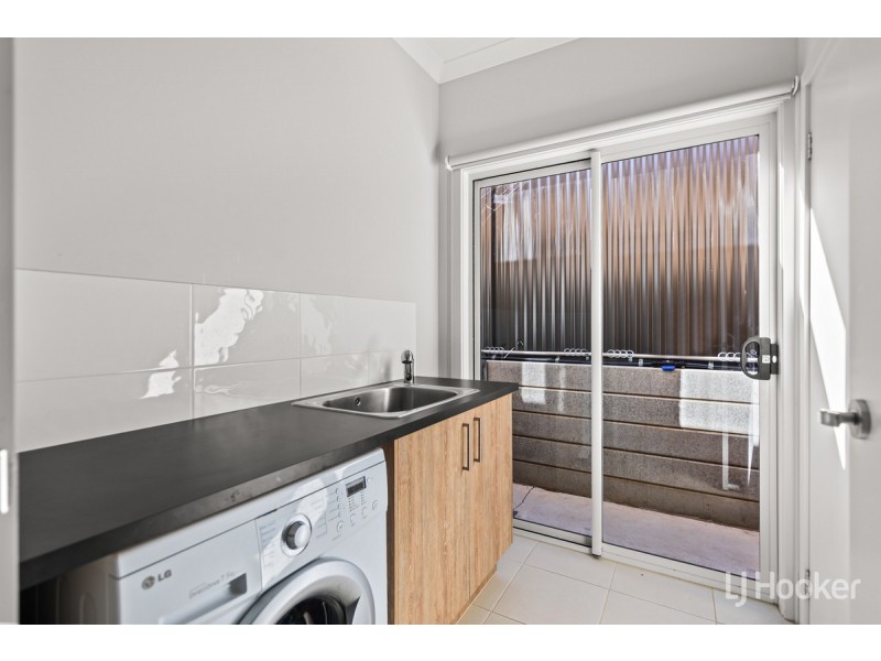 8 Lawder Road, Blakeview SA 5114