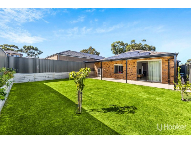 8 Lawder Road, Blakeview SA 5114