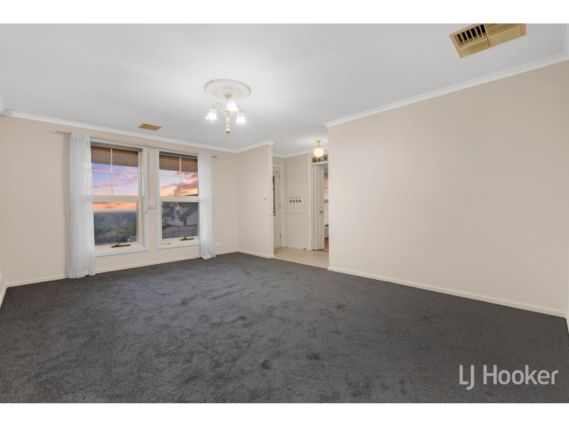 15 Cambridge Terrace, Hillbank SA 5112