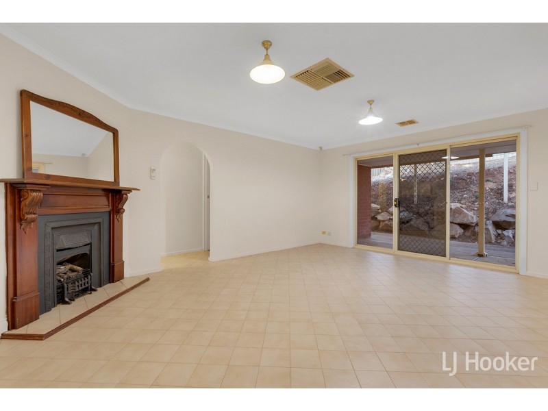 15 Cambridge Terrace, Hillbank SA 5112