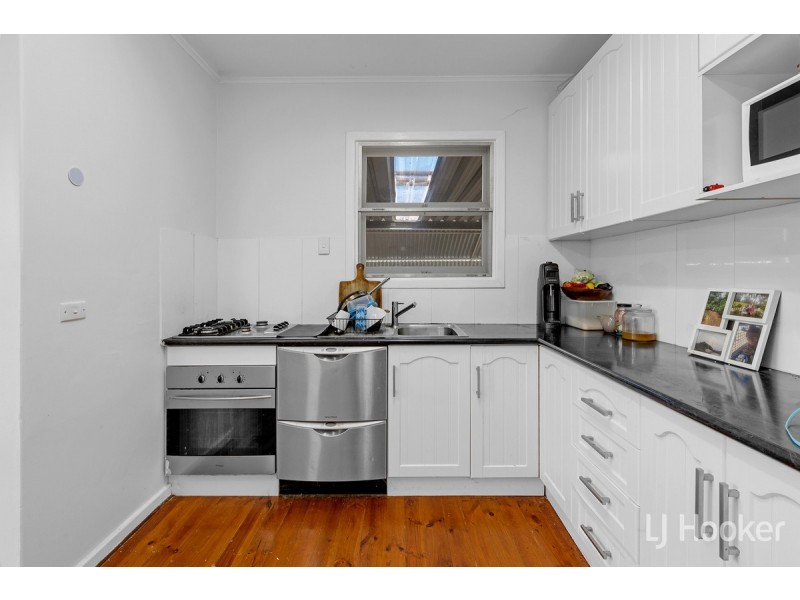 8 Bowood Street, Elizabeth Park SA 5113