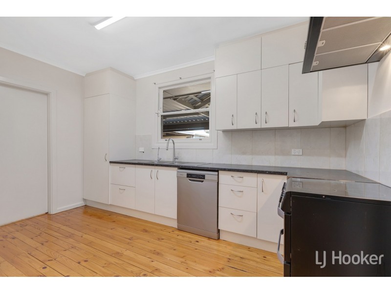 4 Burley Road, Elizabeth Vale SA 5112