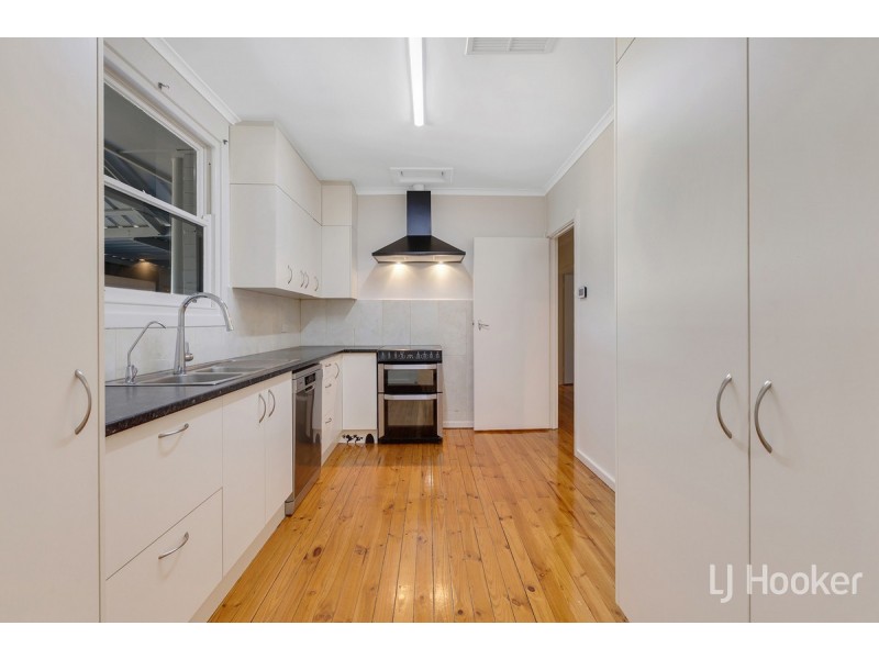 4 Burley Road, Elizabeth Vale SA 5112