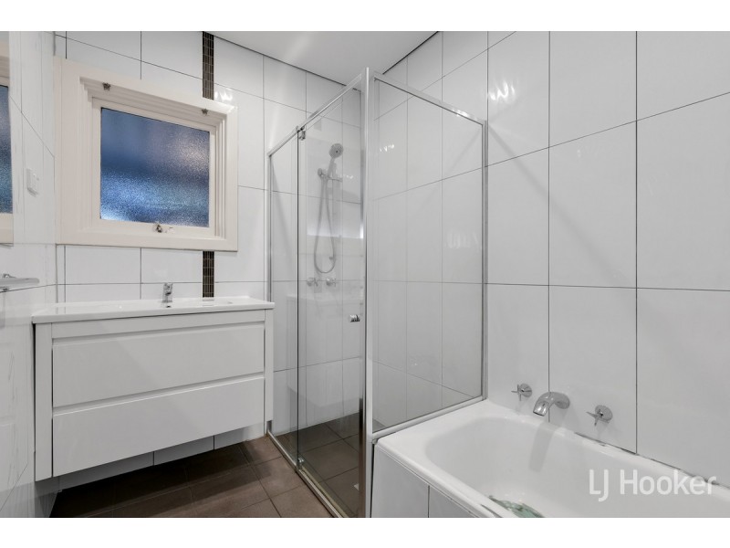 4 Burley Road, Elizabeth Vale SA 5112