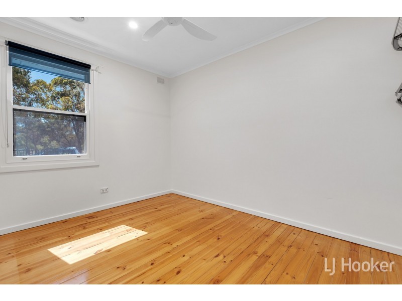 4 Burley Road, Elizabeth Vale SA 5112