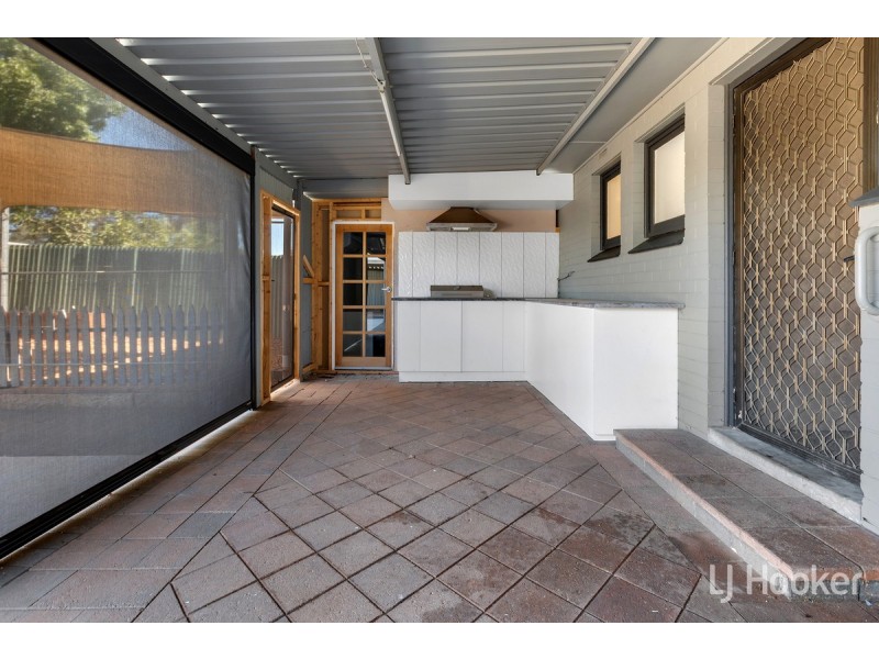 4 Burley Road, Elizabeth Vale SA 5112