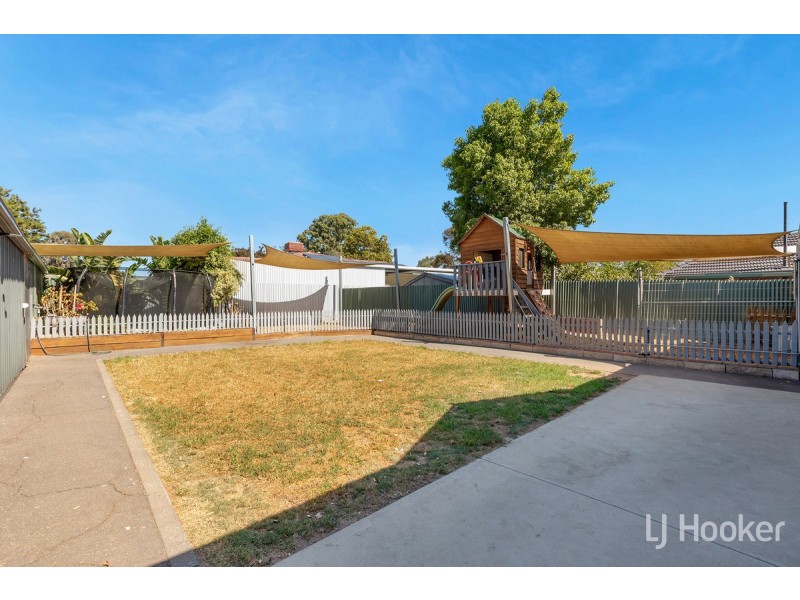 4 Burley Road, Elizabeth Vale SA 5112