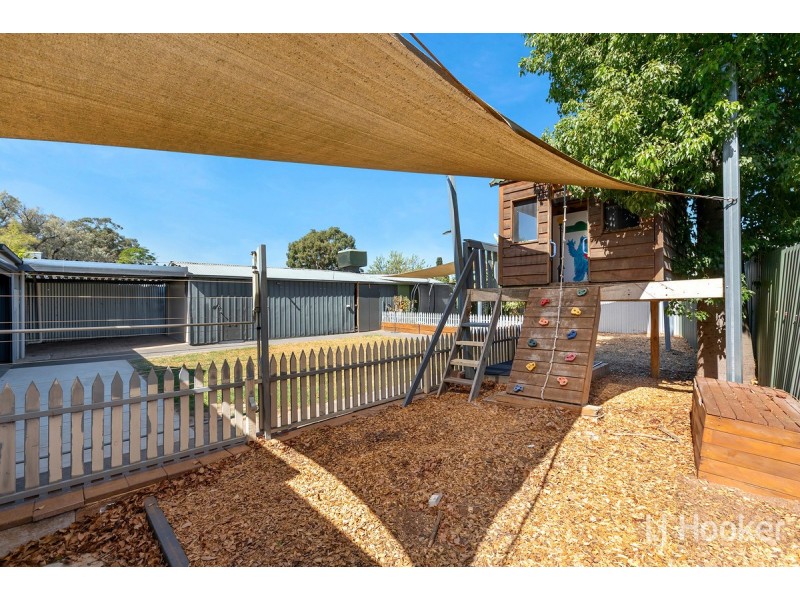 4 Burley Road, Elizabeth Vale SA 5112