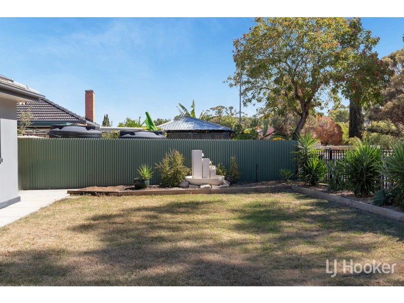 4 Burley Road, Elizabeth Vale SA 5112
