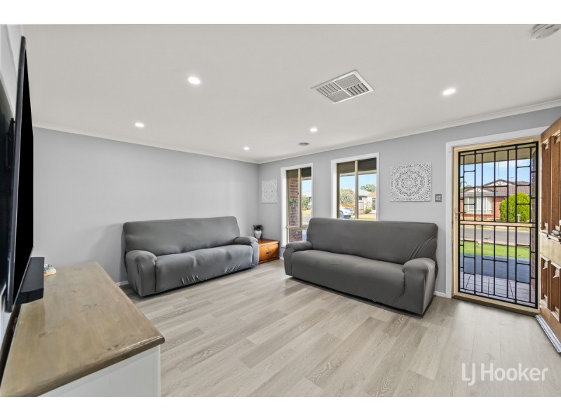 23 Enmore Drive, Craigmore SA 5114