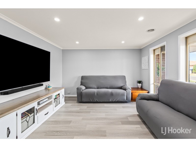 23 Enmore Drive, Craigmore SA 5114
