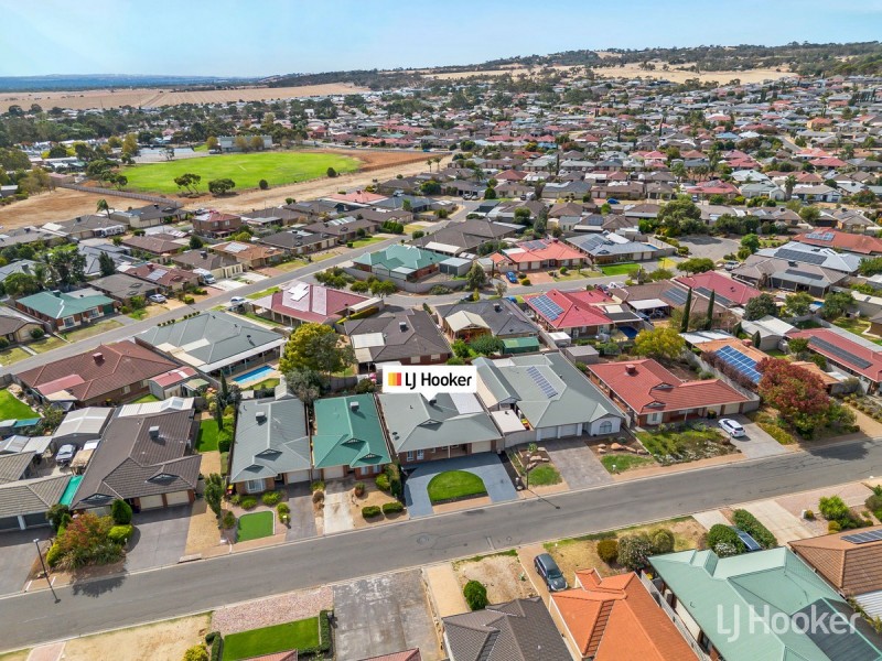 23 Enmore Drive, Craigmore SA 5114