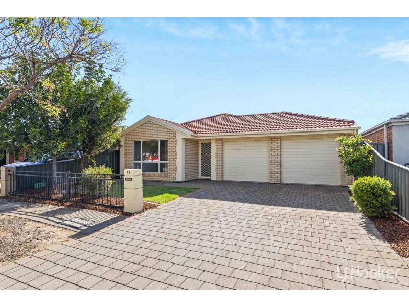 18 Riesling Crescent, Andrews Farm SA 5114