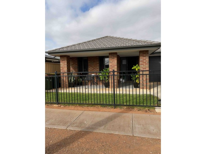 29 Chapman Road, Smithfield Plains SA 5114
