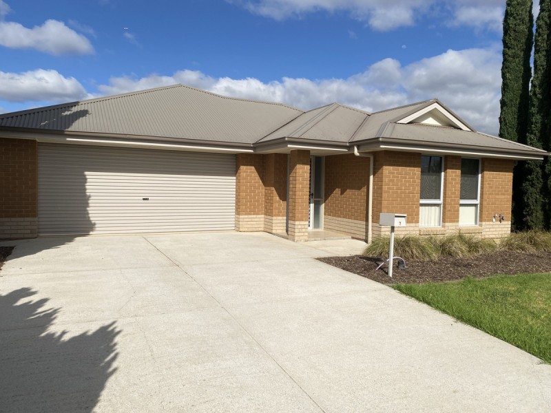 7 Fiebig Court, Blakeview SA 5114