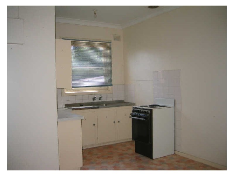 27 Durdin Road, Elizabeth Vale SA 5112