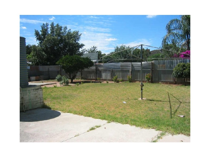 18 Loftis Road, Elizabeth Downs SA 5113