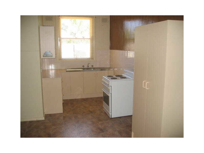 18 Loftis Road, Elizabeth Downs SA 5113