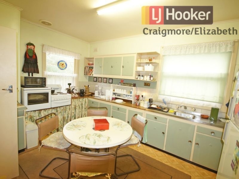 27 Dockett Road, Elizabeth Downs SA 5113