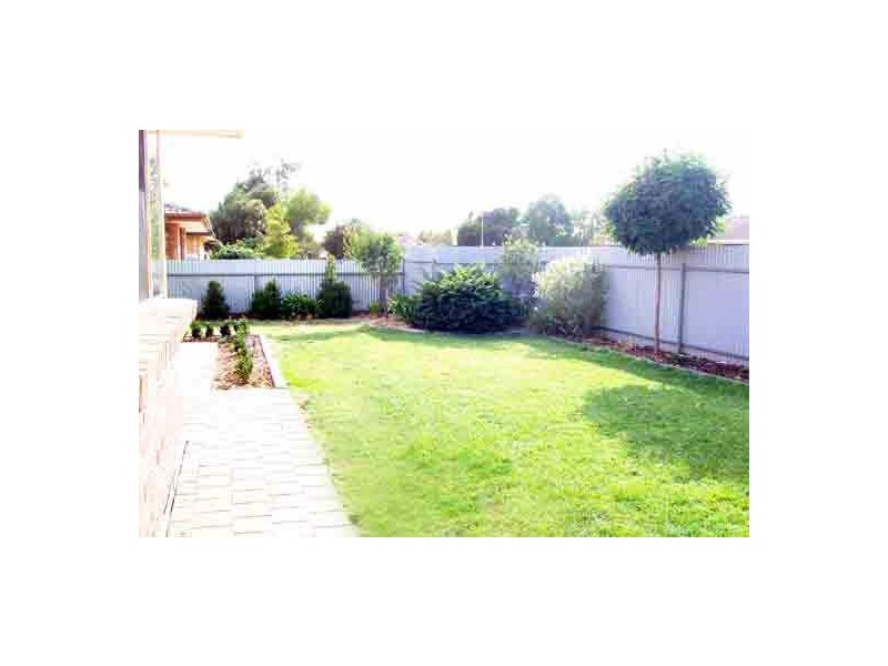 5 Commodore Parade, Andrews Farm SA 5114