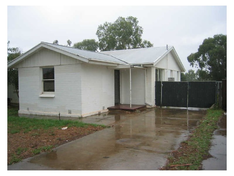 32 Moulds Crescent, Smithfield SA 5114