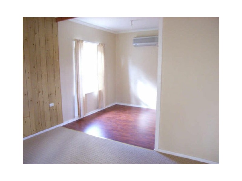 16 Midway Road, Elizabeth East SA 5112