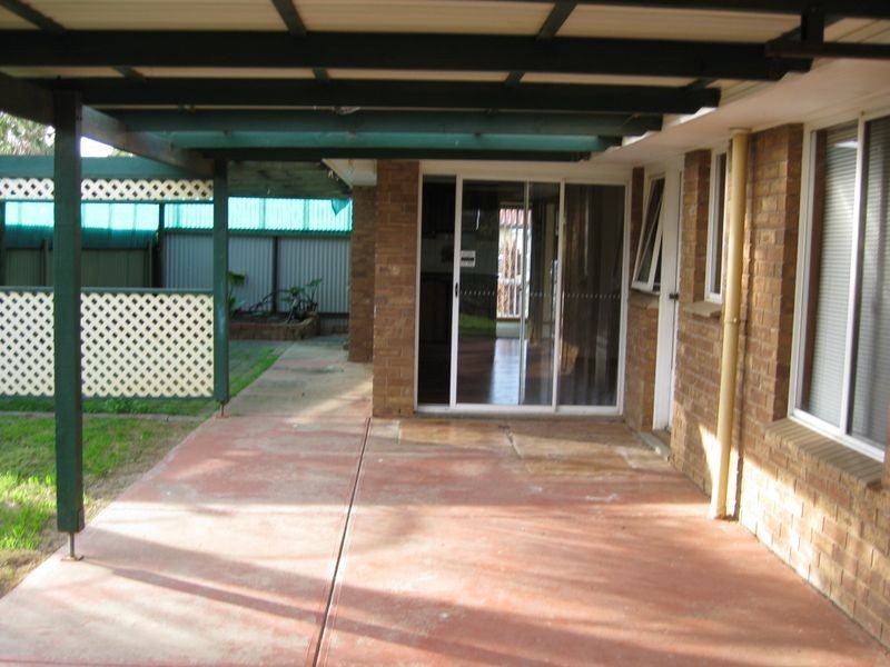 4 Carabeen Crescent, Andrews Farm SA 5114