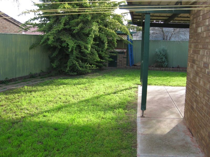 4 Carabeen Crescent, Andrews Farm SA 5114