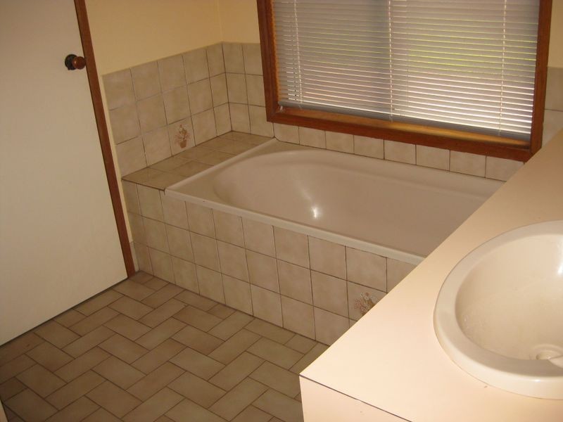 4 Carabeen Crescent, Andrews Farm SA 5114